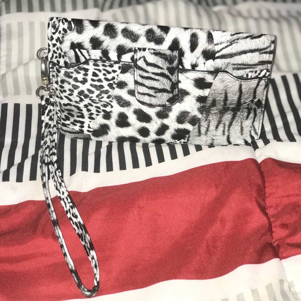 Wristlet/ Crossbody bag